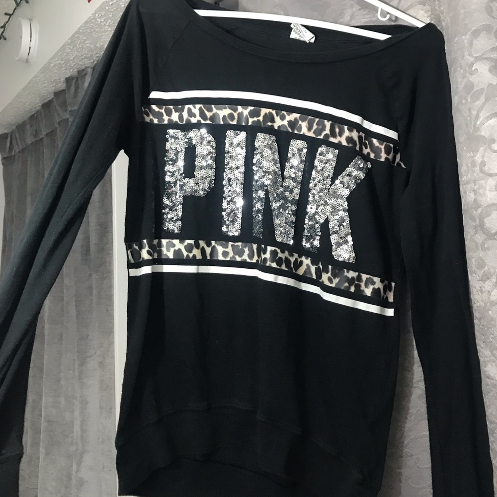 PINK VICTORIA’S SECRET BLACK LONG SLEEVE